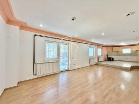Uknjižen, funkcionalan stan, mereno 105m2 ID#15586