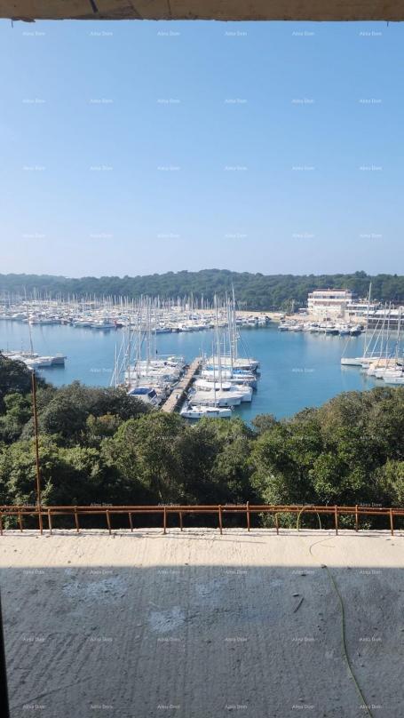 Stan Prodaja - Luksuzni stan s pogledom na more, Pula, Veruda