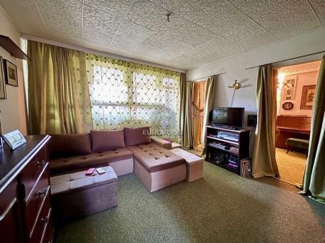 Trosoban stan sa dve terase u Bloku 21 – 77 m², odlična lokacija ID#9675