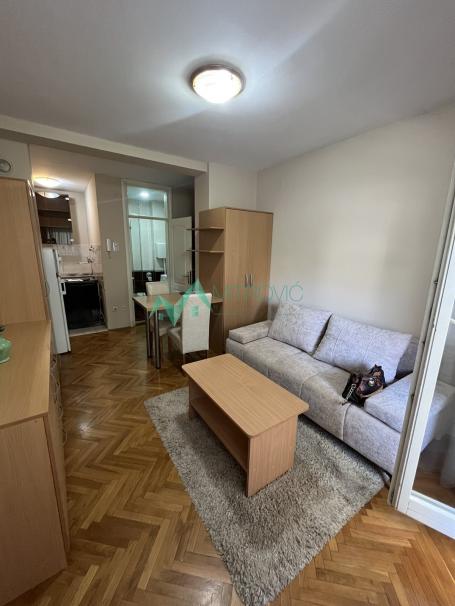 Izdavanje, Stan, 27m2 , Grbavica