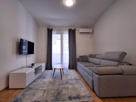 Dvosoban namješten stan, 60m2, Stari aerodrom , Podgorica
