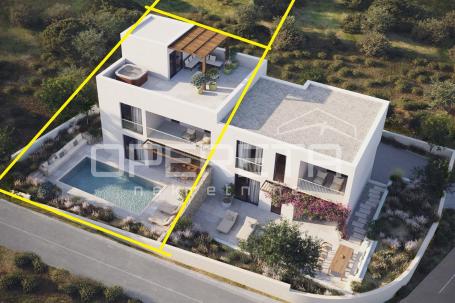 Moderna duplex kuća s bazenom i krovnom terasom u Vodicama