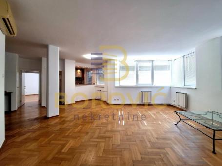 Arena, 110m2, prazan