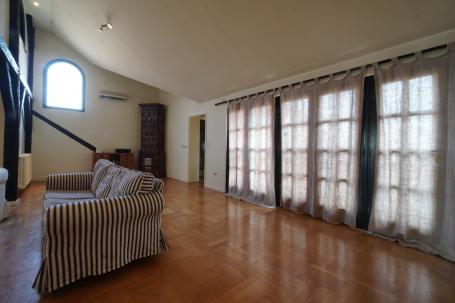 Salonska Vila na Gardosu - bezvremenska elegancija u srcu istorijskog Zemuna