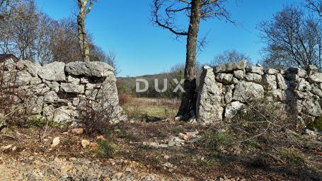 OTOK KRK, GARICA - Pravilno građevinsko-poljoprivredno zemljište, ravne konfiguracije, idealno za lu