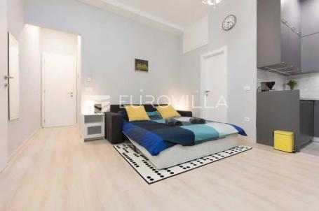 Zagreb, CENTAR, studio apartman 28 m² s dvorište, na korištenje