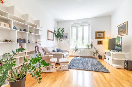 Zagreb, centar, komforan trosoban stan s balkonom neto korisne površine 80 m²