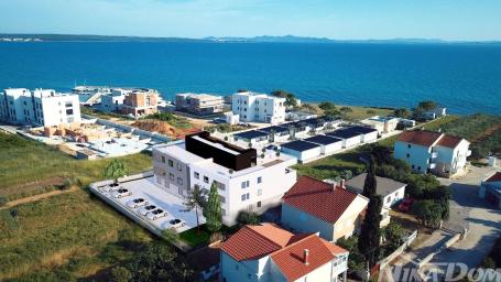 LUKSUZNA APARTMANSKA ZGRADA - DRUGI RED OD MORA - POGLED NA MORE