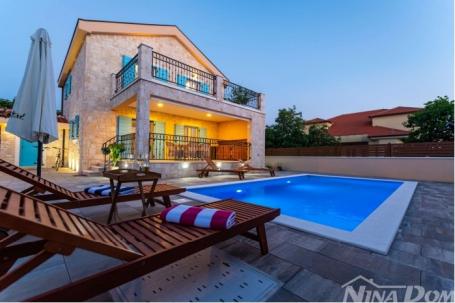 Luksuzna kamena Villa s Bazenom- Privlaka, 200 m od Mora 
