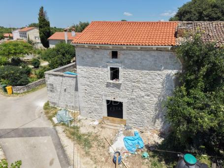 Rovinj okolica – kamena kuća za adaptaciju