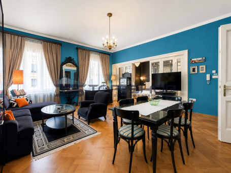 Donji grad, magnifique appartement bourgeois de deux pièces, récemment rénové, avec parking, 70 m2