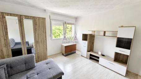 Centar Odžaka – Renoviran jednoiposoban stan 46m², namešten