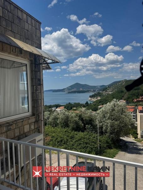 Dvosoban stan s pogledom na more, Pržno, Budva