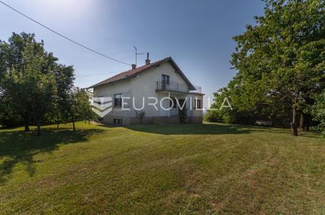 Sveti Juraj Na Bregu, Vučetinec, kuća s pogledom na velikom imanju