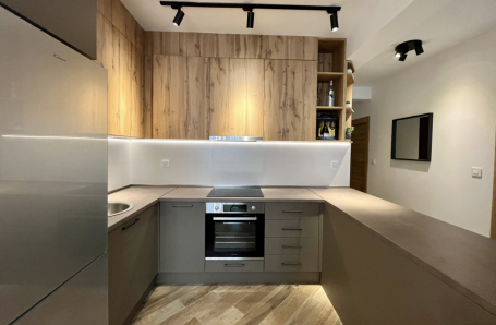 Izdavanje, Stan, 60m2 , Tivat