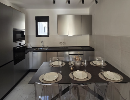 Izdavanje, Stan, 61m2 , Tivat