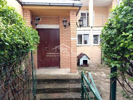 Petlovo brdo, 68m2 + dvorište,  50m2  - 115000 Evra! ID#1674