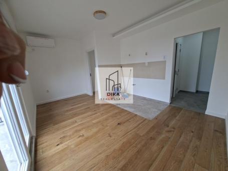 Kompletno renoviran - uknjižen - pogled na Dunav