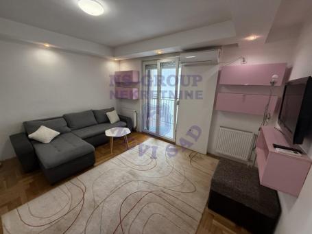 Odlična garsonjera na Grbavici - 37m2
