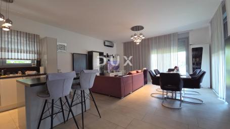 RIJEKA, KOSTRENA - Vila moderne arhitekture s pogledom na more, 297m2