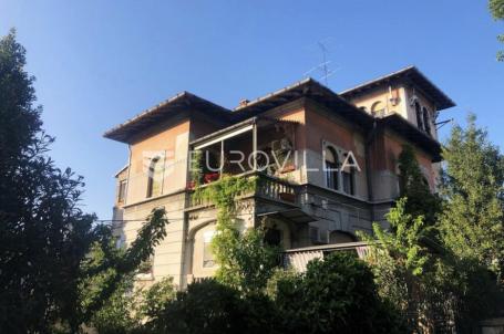 Rijeka, stan u lijepoj austrugarskoj vili, na 1. katu, velika terasa