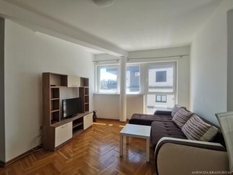 Izdavanje, Stan, 62m2 , Centar