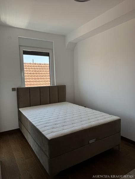 Izdavanje, Stan, 45m2 , Kragujevac