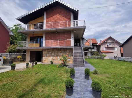 Izdavanje, Kuća, 139m2 , Ljubine livade