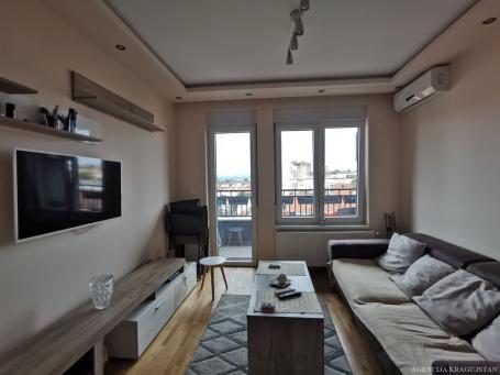 Izdavanje, Stan, 45m2 , Centar