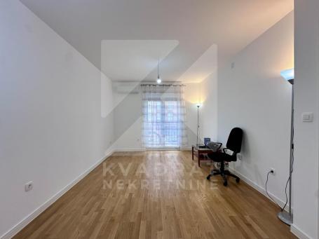 Izdavanje, Jednosoban stan, Podgorica, Stari Aerodrom, 42m2
