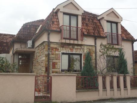 Prodaja, Kuća, 220m2 , Pivara