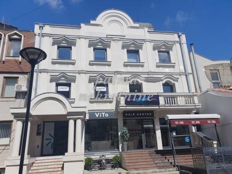 Izdavanje, Lokal, 180m2 , Centar