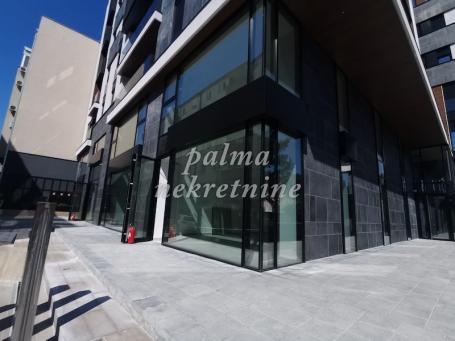 Izdavanje, Poslovni prostor, 310m2 , Centar