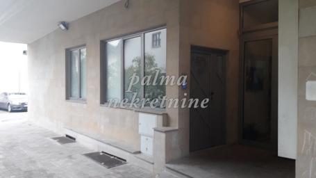 Izdavanje, Poslovni prostor, 43m2 , Centar