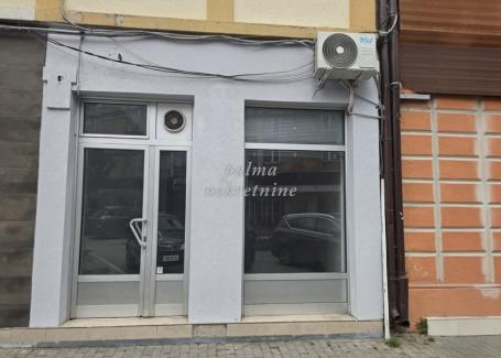 Izdavanje, Poslovni prostor, 48m2 , Centar