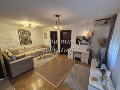 Izdavanje, Stan, 140m2 , Centar