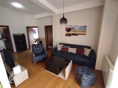 Izdavanje, Stan, 73m2 , Centar