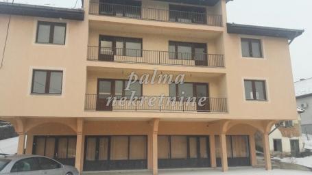 Prodaja, Kuća, 1000m2 , Rača