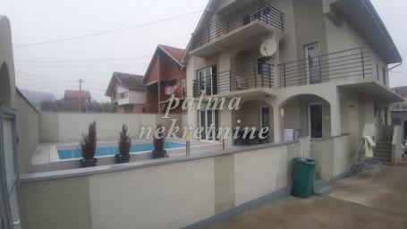 Prodaja, Kuća, 360m2 , Kragujevac