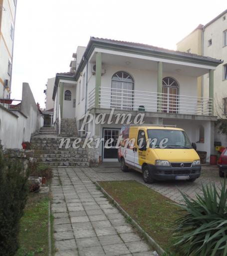Prodaja, Kuća, 300m2 , Centar