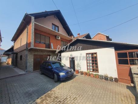 Prodaja, Kuća, 200m2 , Vašarište