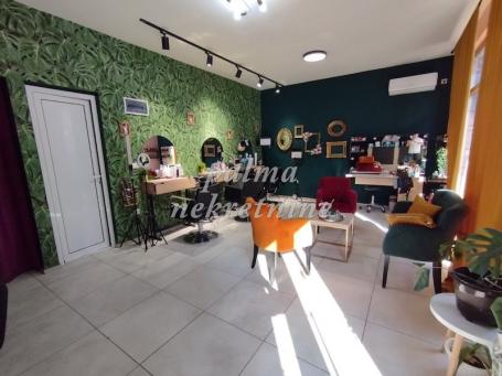 Prodaja, Lokal, 62m2 , Centar