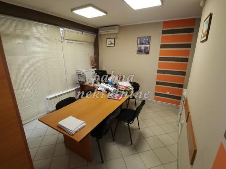 Prodaja, Poslovni prostor, 27m2 , Centar
