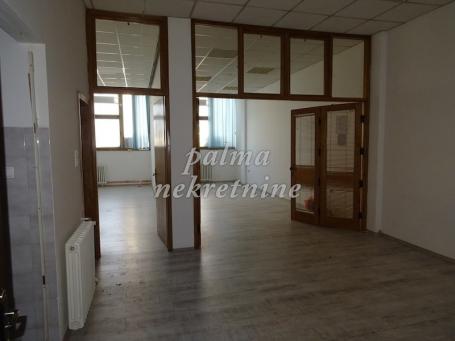 Prodaja, Poslovni prostor, 74m2 , Centar