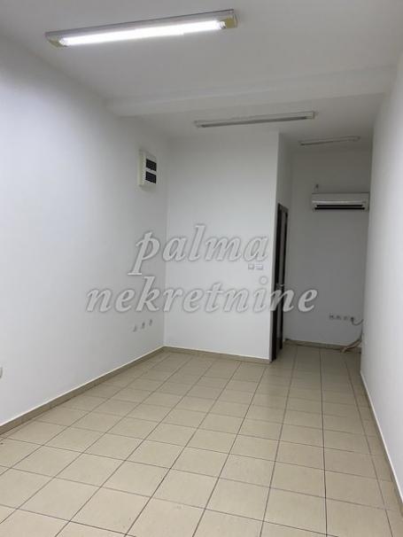 Prodaja, Poslovni prostor, 21m2 , Centar