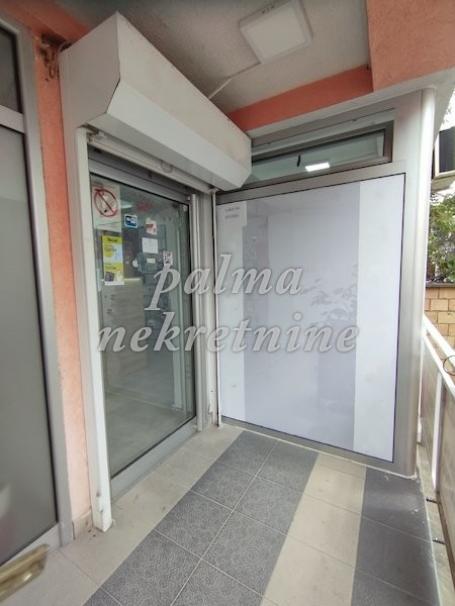 Prodaja, Poslovni prostor, 18m2 , Centar