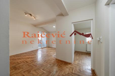RAKOVICA KNEZEVAC 31m2 , T ,89000e