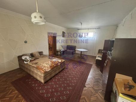 Odlična kuća sa velikim placedm u Mošorinu