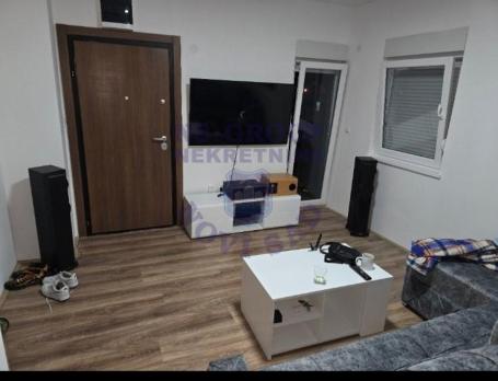 Jednoiposoban stan na Adicama 