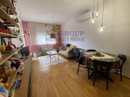 Trosoban stan na Podbari, 61m2